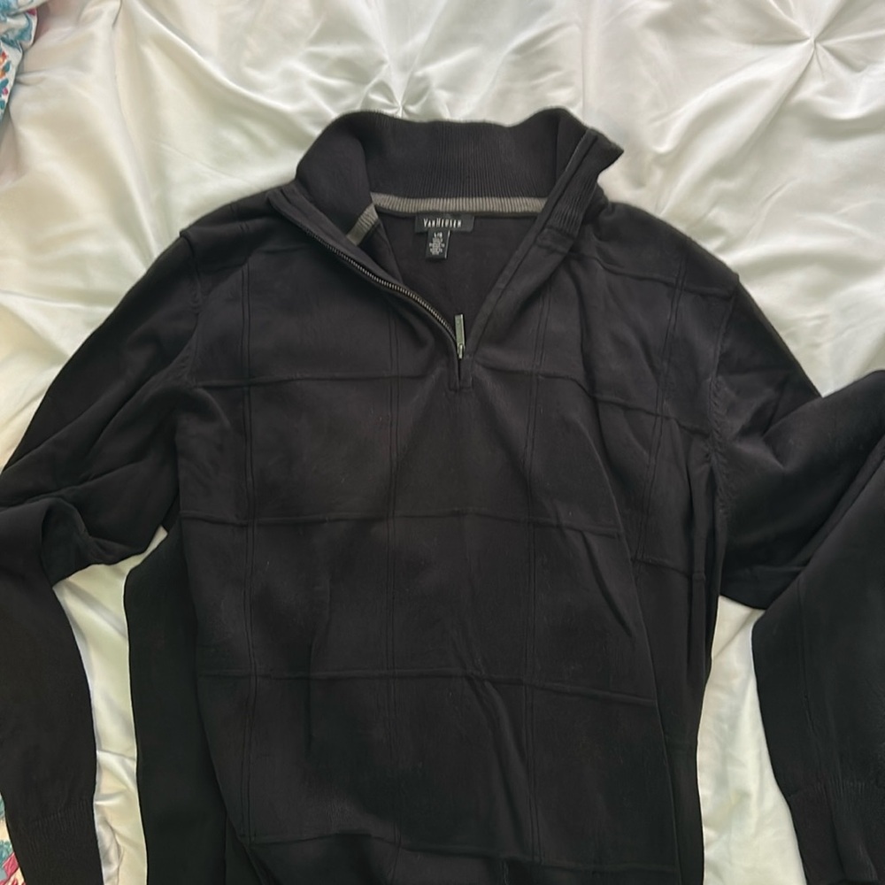 Mens large black Van Heusen quarter zip sweater